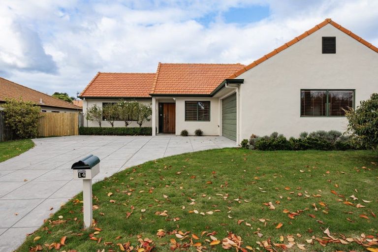 Photo of property in 28 Arataki Road, Havelock North, 4130