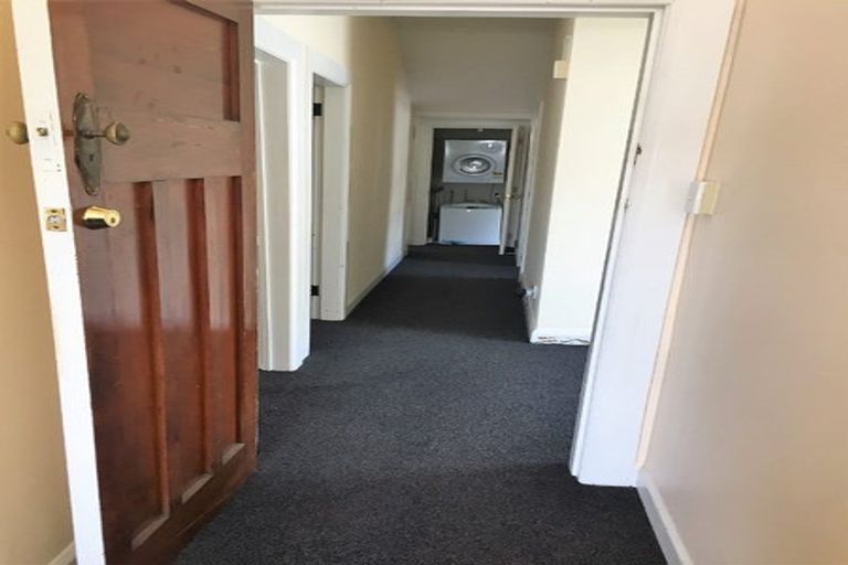 Photo of property in 17 Hankey Street, Mount Cook, Wellington, 6011