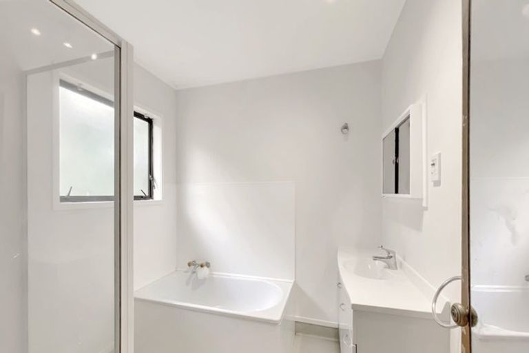 Photo of property in 44 Keegan Drive, Massey, Auckland, 0614