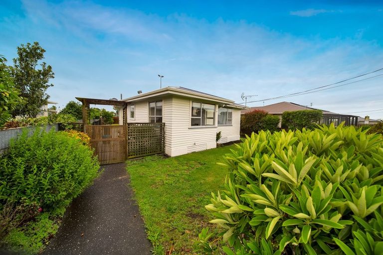 Photo of property in 25 Pacey Avenue, Hawera, 4610