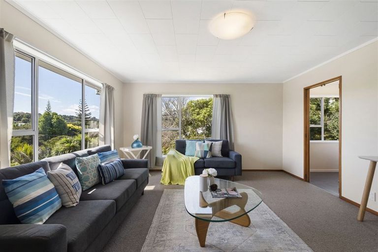 Photo of property in 43 Fordham Street, Beach Haven, Auckland, 0626