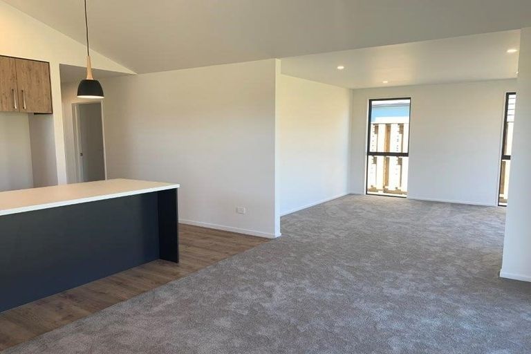 Photo of property in 5 Matakanui Lane, Wanaka, 9305