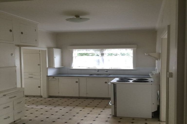 Photo of property in 2/14 Great South Road, Manurewa, Auckland, 2102