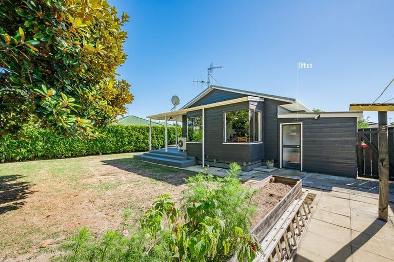 Photo of property in 11 Sunburst Court, Paraparaumu Beach, Paraparaumu, 5032