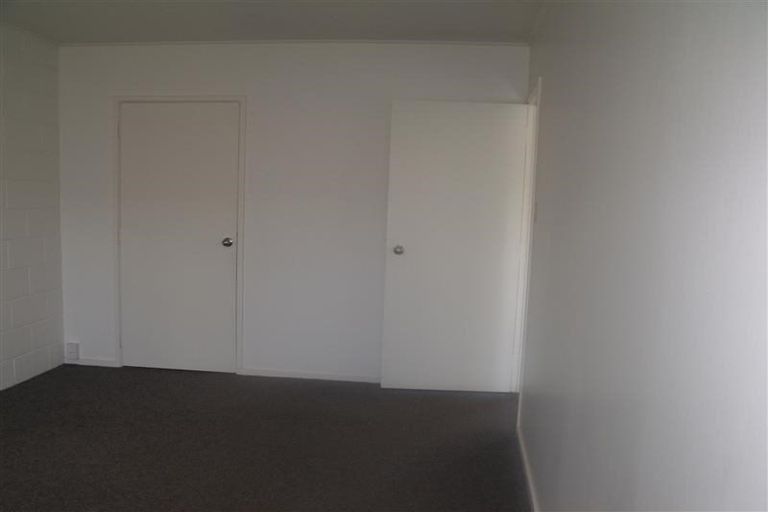 Photo of property in 2/7 Phillips Place, Havelock North, 4130