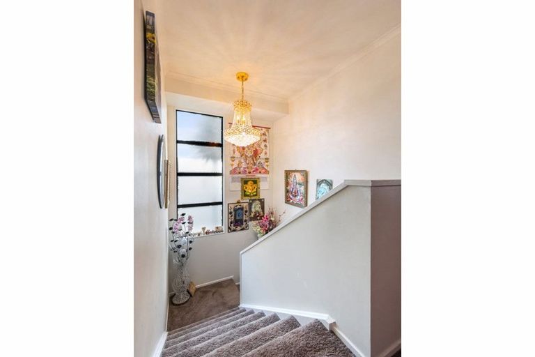 Photo of property in 2/127 Coronation Road, Papatoetoe, Auckland, 2025