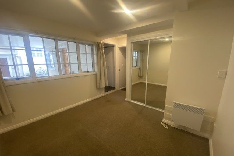 Photo of property in 97a Tasman Street, Mount Cook, Wellington, 6021