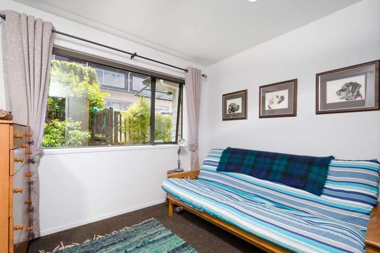 Photo of property in 24 Edgerton Road, Te Atatu Peninsula, Auckland, 0610