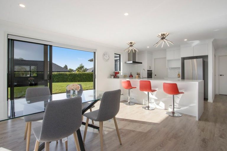 Photo of property in 39 Arran Drive, Aongatete, 3178