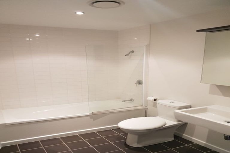 Photo of property in 8/27 The Rigi, Northland, Wellington, 6012