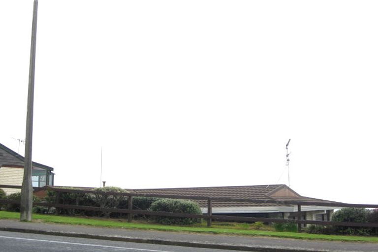Photo of property in 2/74 South Road, Blagdon, New Plymouth, 4310