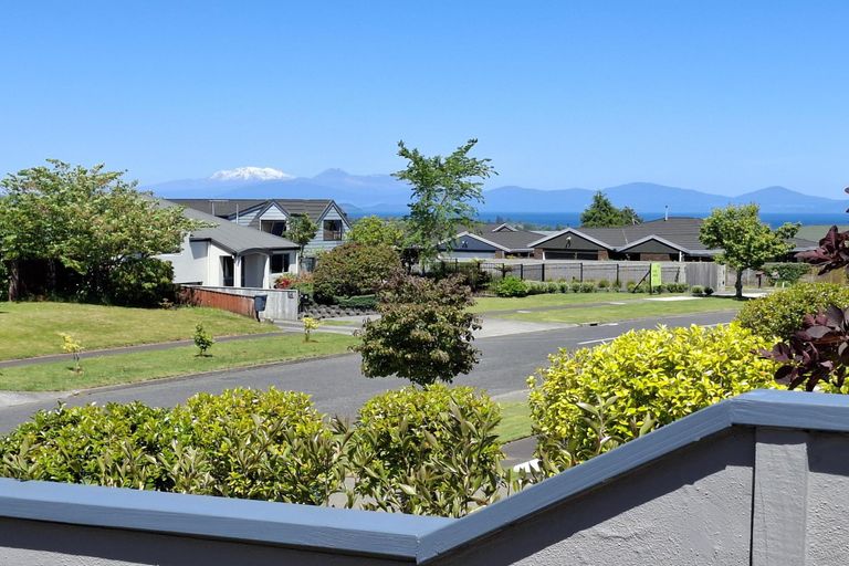 Photo of property in 94 Harvey Street, Waipahihi, Taupo, 3330