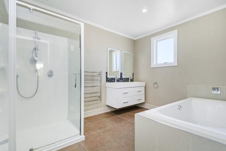 Photo of property in 150 Tirohanga Road, Tirohanga, Lower Hutt, 5010