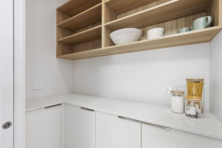 Photo of property in 131 Tiketike Way, Brooklyn, Wellington, 6021