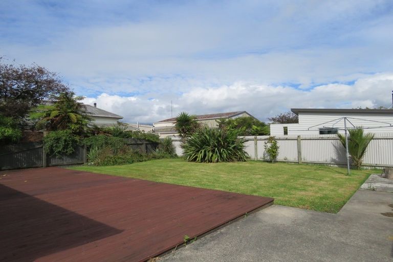 Photo of property in 32 Brougham Street, Westport, 7825