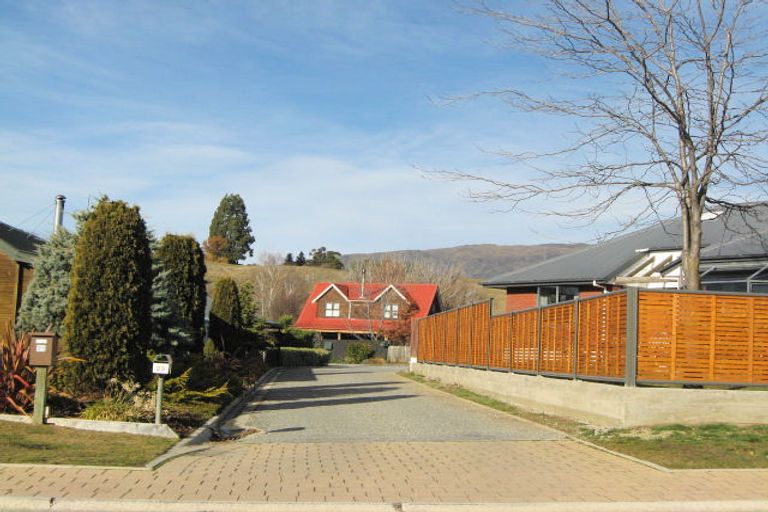 Photo of property in 23a Meadowstone Drive, Wanaka, 9305