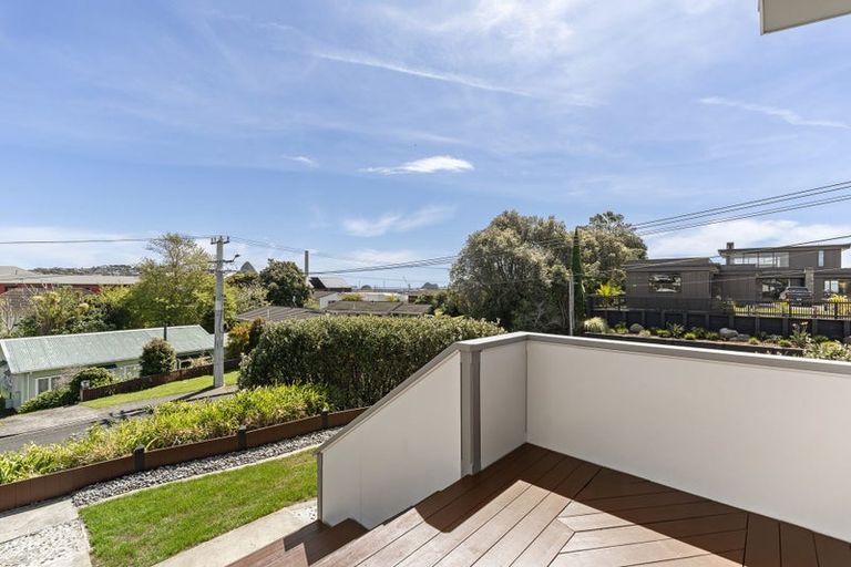 Photo of property in 9 Calvert Road, Moturoa, New Plymouth, 4310