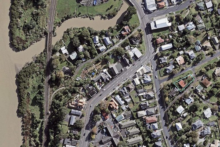 Photo of property in 4 Gow Street, Helensville, 0800