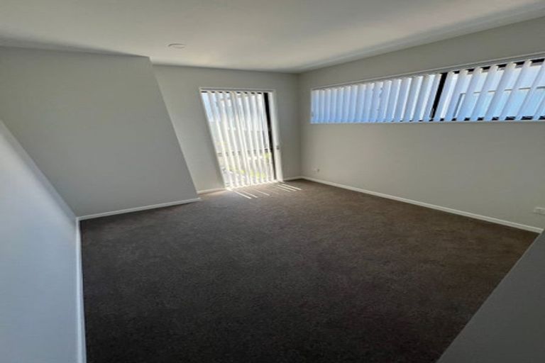 Photo of property in 36 Huri Street, Mangere Bridge, Auckland, 2022