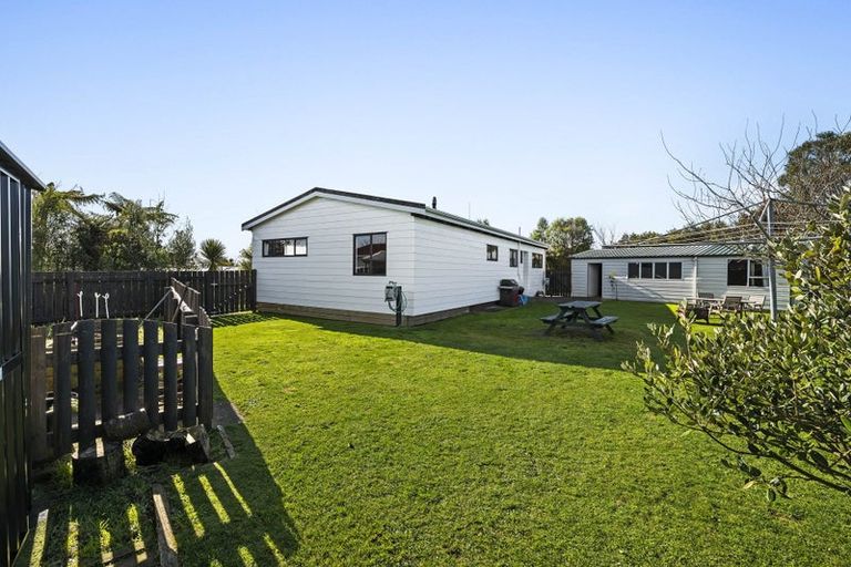 Photo of property in 3 Raunui Crescent, Inglewood, 4330