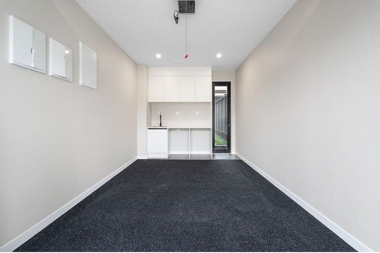 Photo of property in 21 Pohewa Road, Silverdale, 0932