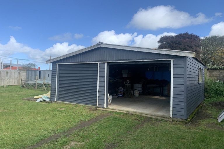 Photo of property in 11 Tawhiti Road, Hawera, 4610