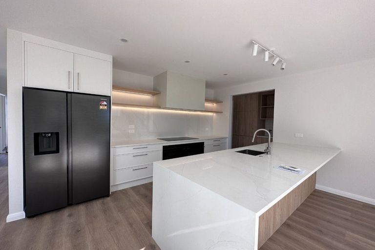 Photo of property in 12 Catalina Avenue, Rosehill, 2113