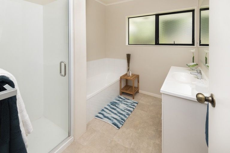 Photo of property in 79 Haseler Crescent, Howick, Auckland, 2014