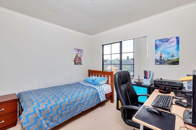 Photo of property in 8 Applebox Lane, Henderson, Auckland, 0612