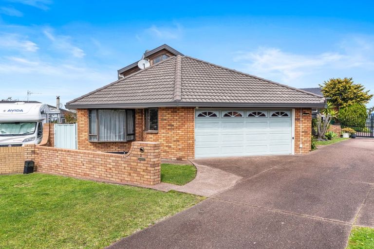 Photo of property in 9 Renoir Street, West Harbour, Auckland, 0618