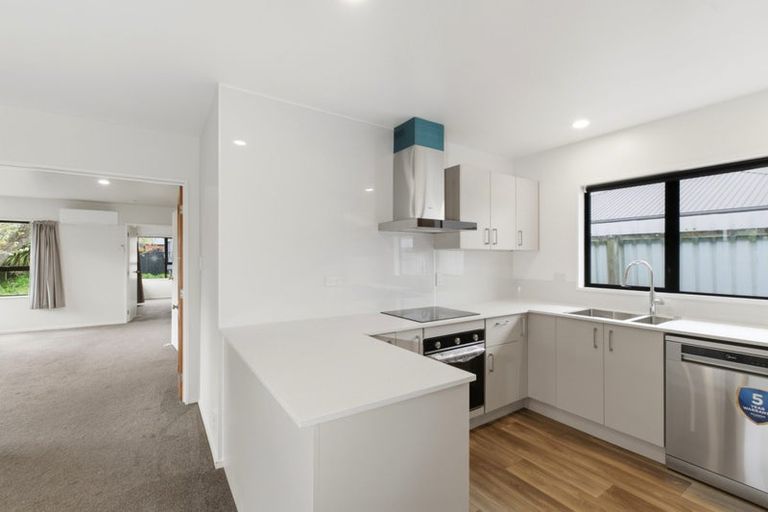 Photo of property in 122 Somerfield Street, Somerfield, Christchurch, 8024