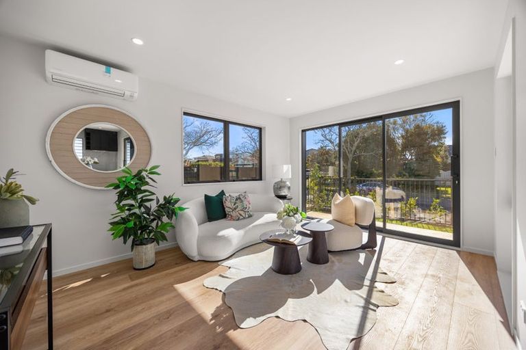 Photo of property in 10b Prince Regent Drive, Half Moon Bay, Auckland, 2012