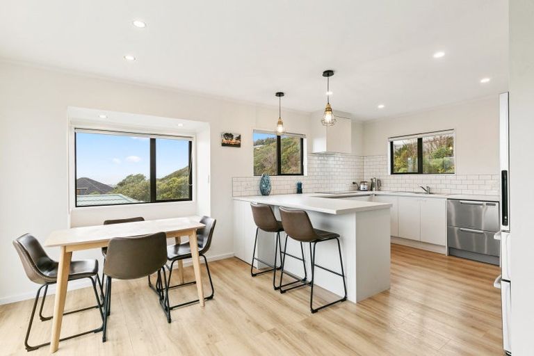 Photo of property in 7b Becker Way, Karori, Wellington, 6012