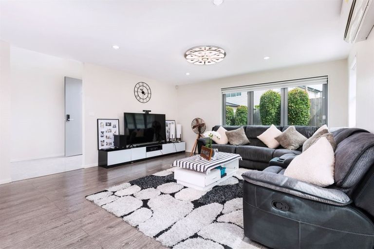Photo of property in 96 San Valentino Drive, Henderson, Auckland, 0612