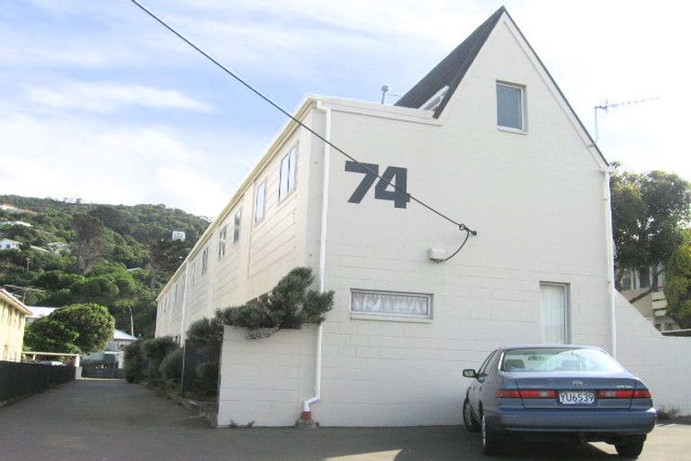 Photo of property in 74f4 Freyberg Street, Lyall Bay, Wellington, 6022