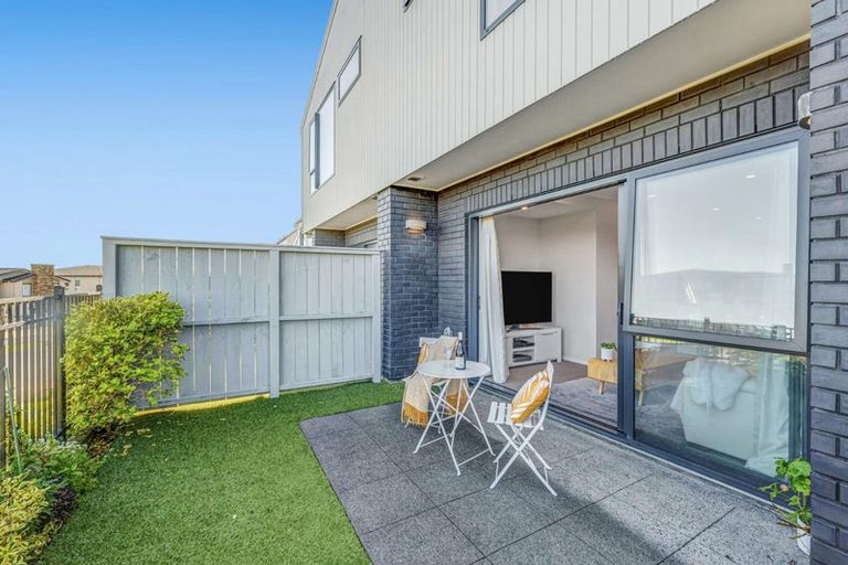 Photo of property in 13 Maureen Close, East Tamaki Heights, Auckland, 2016