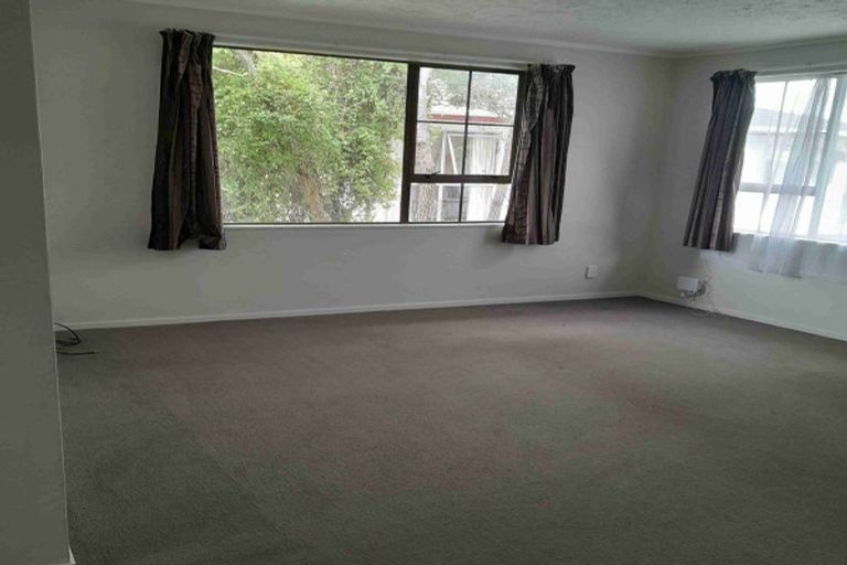 Photo of property in 67b Thurleigh Grove, Karori, Wellington, 6012