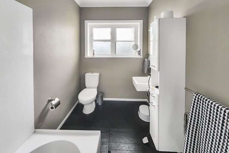 Photo of property in 1 Tyndall Street, Waiwhetu, Lower Hutt, 5010