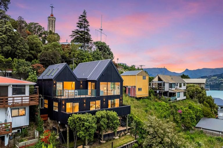 Photo of property in 7 Reserve Terrace, Lyttelton, 8082