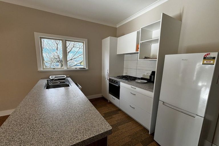 Photo of property in 32 Bonithon Avenue, Moturoa, New Plymouth, 4310