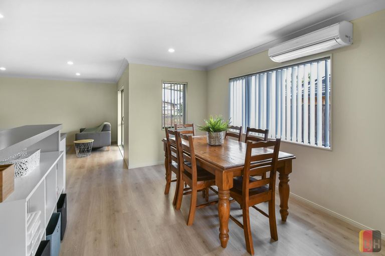 Photo of property in 13 Girvan Terrace, Wattle Downs, Auckland, 2103
