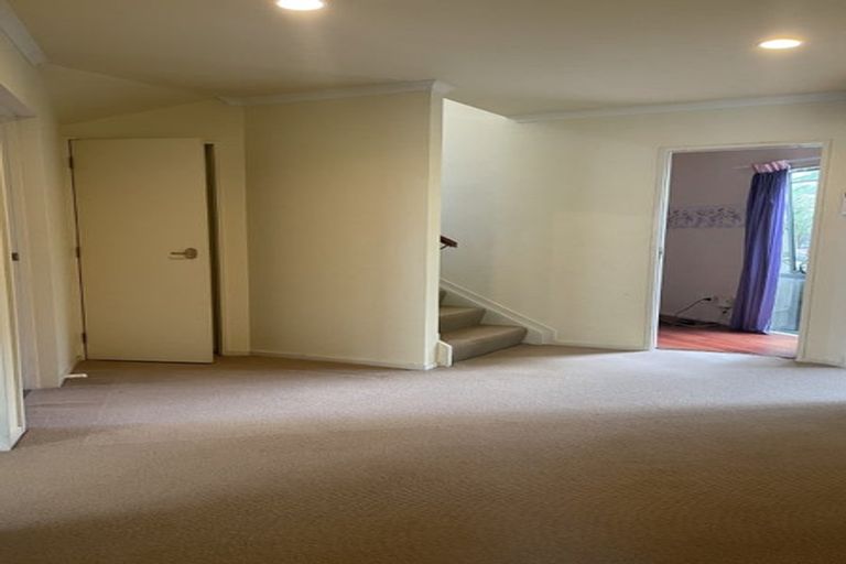 Photo of property in 14 Cayman Place, Unsworth Heights, Auckland, 0632