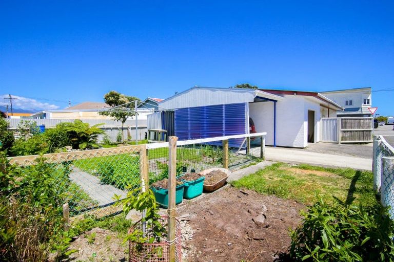 Photo of property in 21 Palmerston Street, Westport, 7825