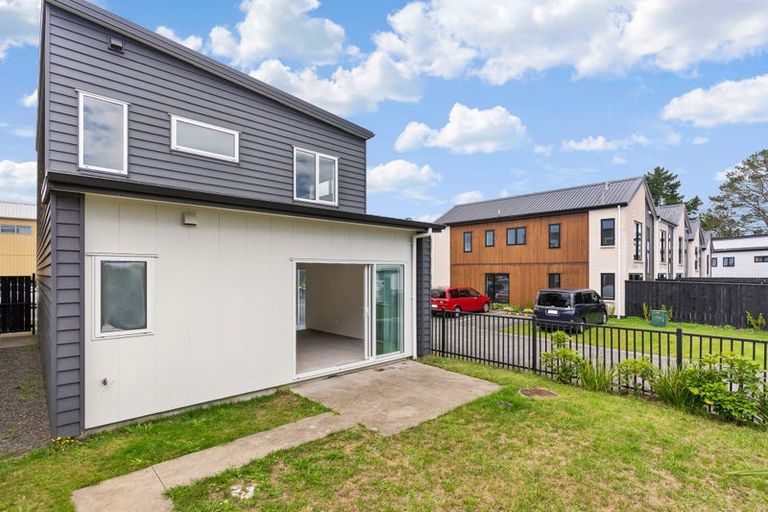 Photo of property in 8 Recovery Road, Papakura, 2110