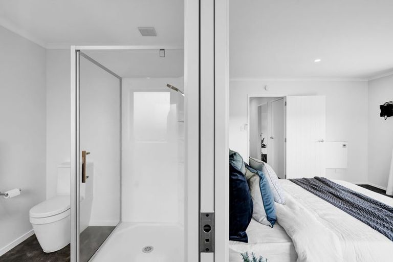 Photo of property in 13 Birdie Lane, Waiwhakaiho, New Plymouth, 4312