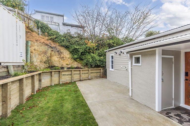 Photo of property in 112b Newlands Road, Newlands, Wellington, 6037