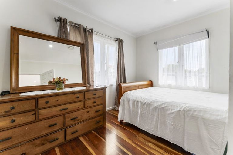 Photo of property in 107 Taylor Road, Mangere Bridge, Auckland, 2022