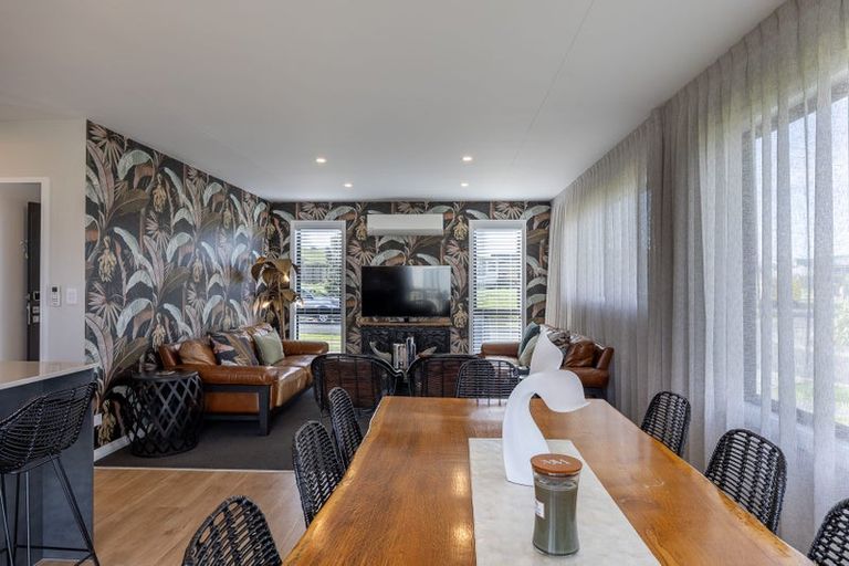Photo of property in 1 Ambergris Place, Baylys Beach, 0377