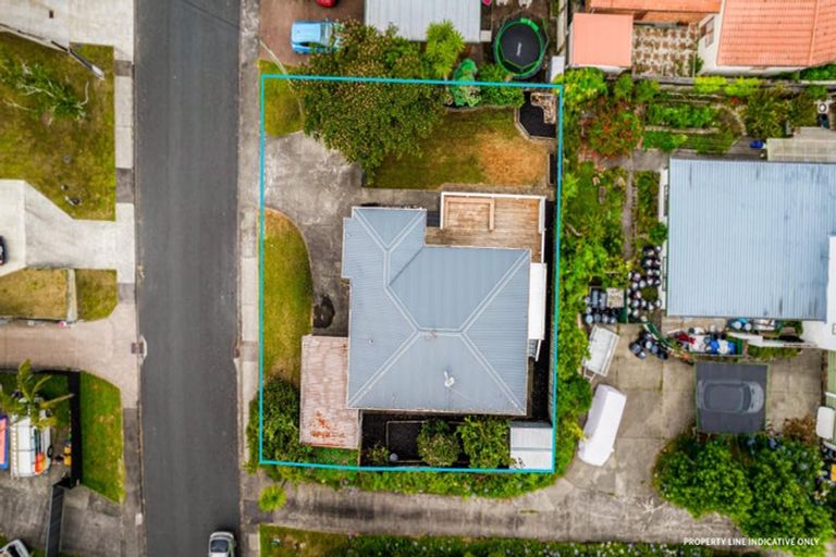 Photo of property in 6 Crompton Road, Massey, Auckland, 0614