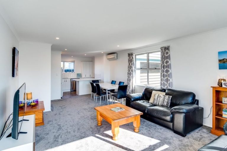 Photo of property in 11 Chester Street, Taradale, Napier, 4112